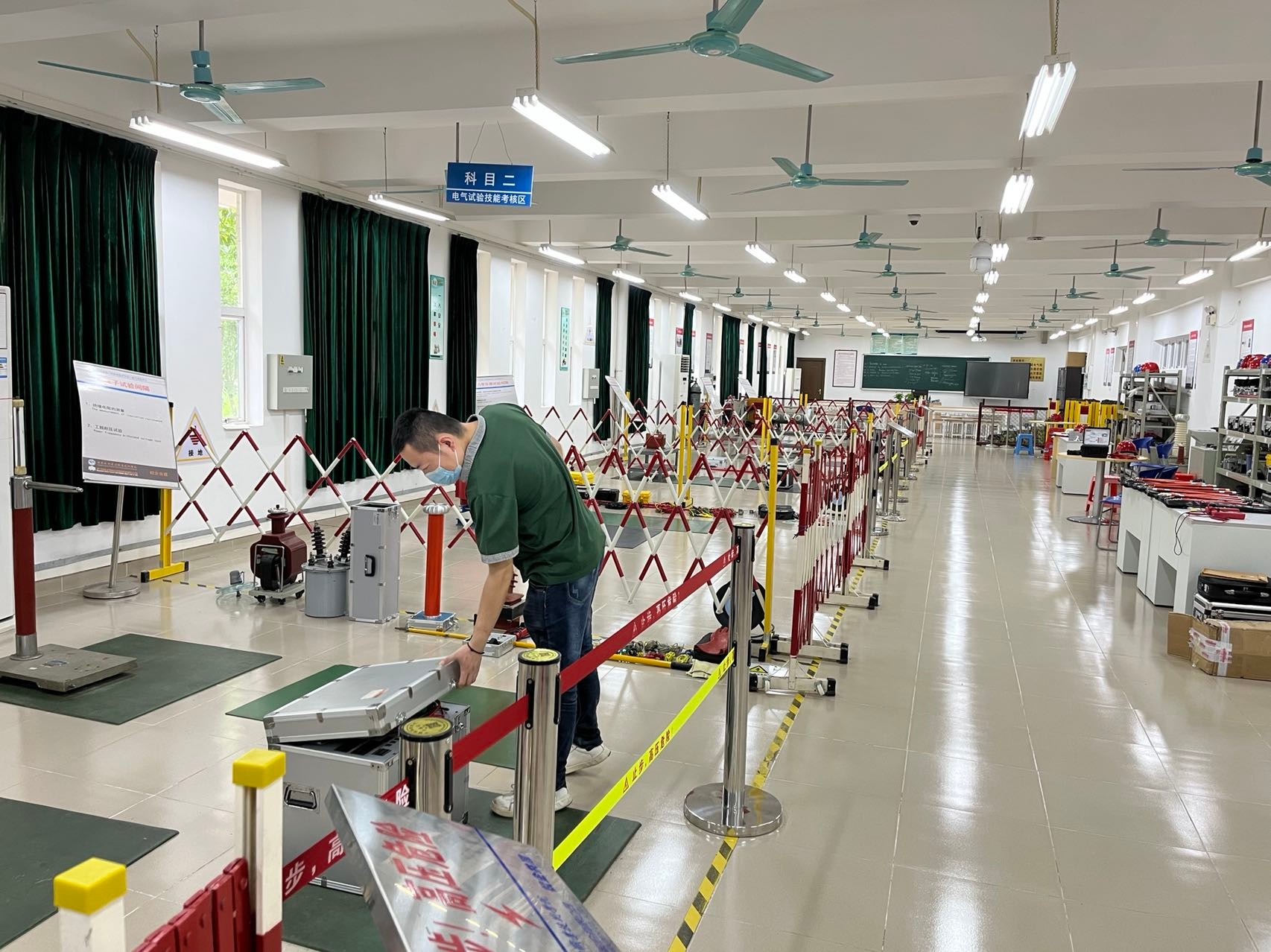 ?    ?廣東水利電力職業技術學院實訓室設備、軟件及系統建設項目